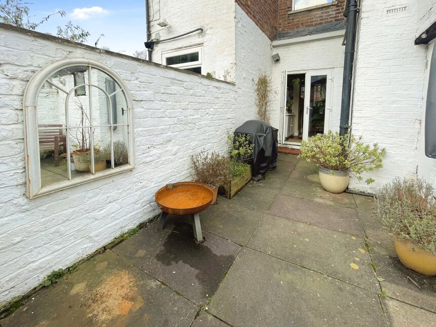 2 bedroom Mid Terrace House for sale, Northenden View, Manchester, M20