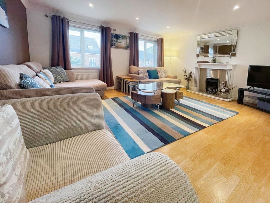 4 bedroom House for sale, Holden Avenue, Manchester, M16 £425,000