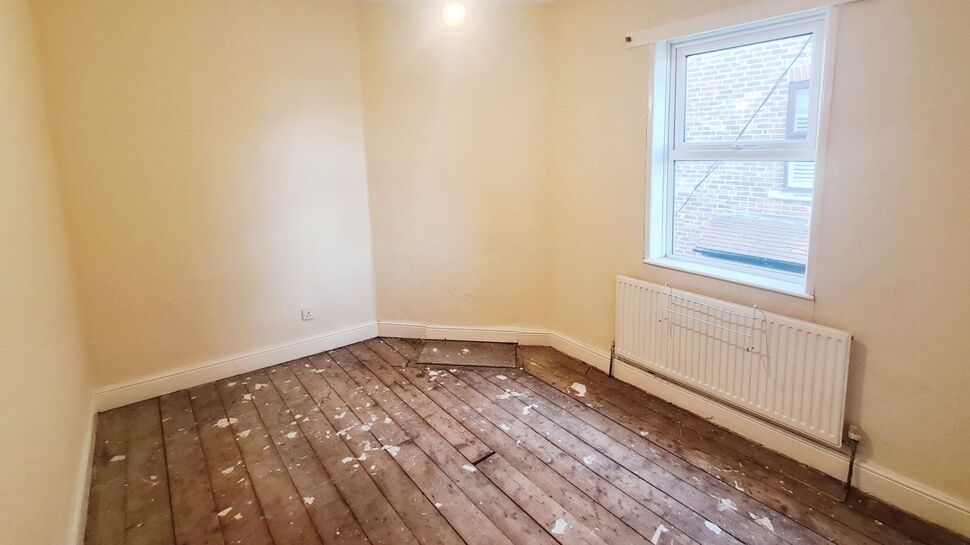 4 bedroom End Terrace House for sale, Beech Range, Manchester, M19 £
