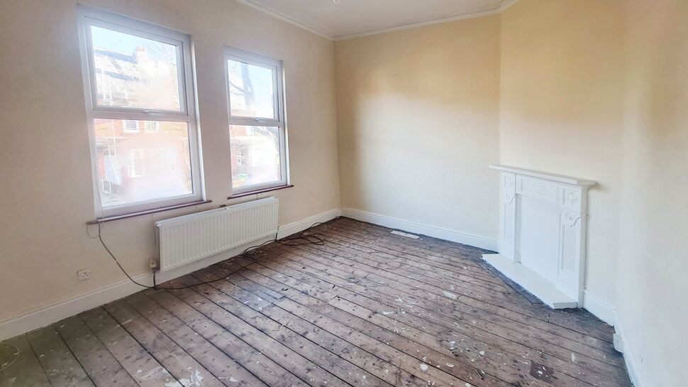 4 bedroom End Terrace House for sale, Beech Range, Manchester, M19 £