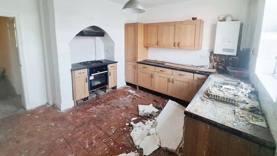 4 bedroom End Terrace House for sale, Beech Range, Manchester, M19 £