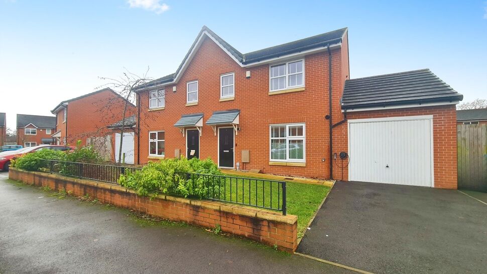 4 bedroom Semi Detached House for sale, Redwing Avenue, Manchester, M21