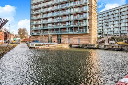 Kelso Place, 2 bedroom  Flat to rent, £1,450 pcm