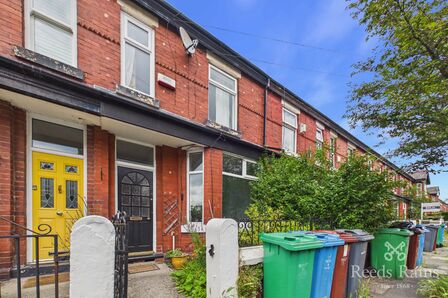 3 bedroom Mid Terrace House to rent
