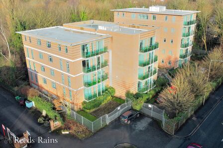 Palatine Road, 2 bedroom  Flat for sale, £290,000