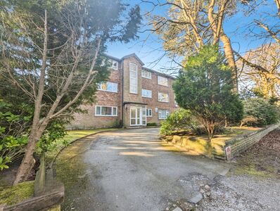 Holme Road, 2 bedroom  Flat to rent, £1,400 pcm