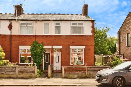 2 bedroom End Terrace House for sale