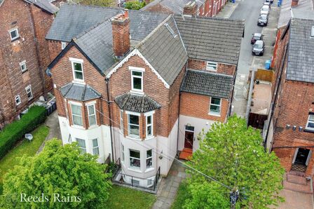 2 bedroom  Flat for sale