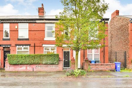2 bedroom Mid Terrace House for sale