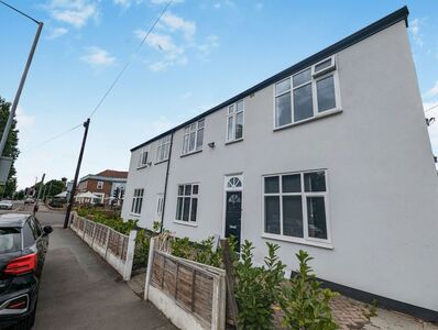 3 bedroom  Flat to rent