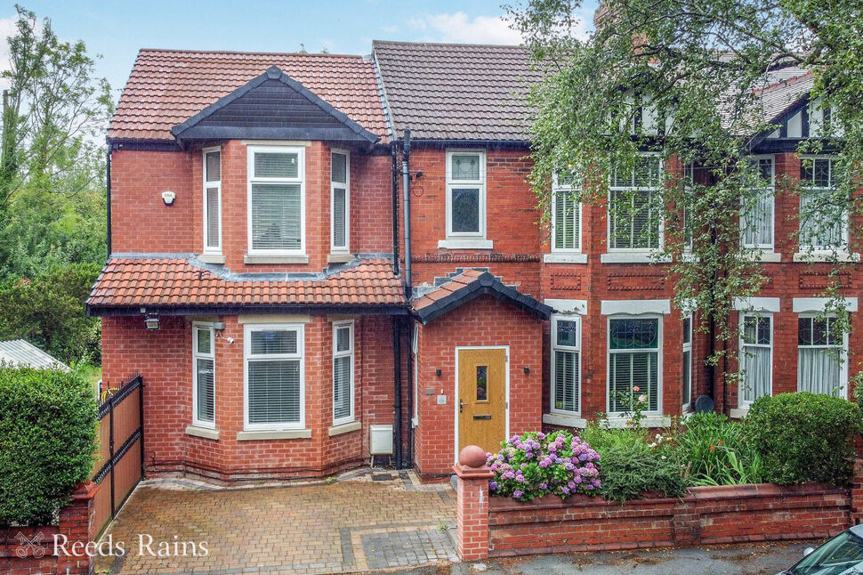 Main image of 4 bedroom Semi Detached House for sale, Lindsay Avenue, Manchester, Greater Manchester, M19
