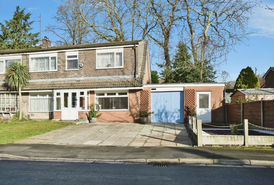 Main image of 4 bedroom Semi Detached House for sale, Valley Road, Stockport, Greater Manchester, SK4