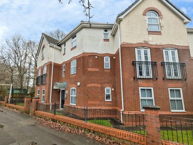 Parrs Wood Road, 2 bedroom Flat to rent, &pound;1,000 pcm