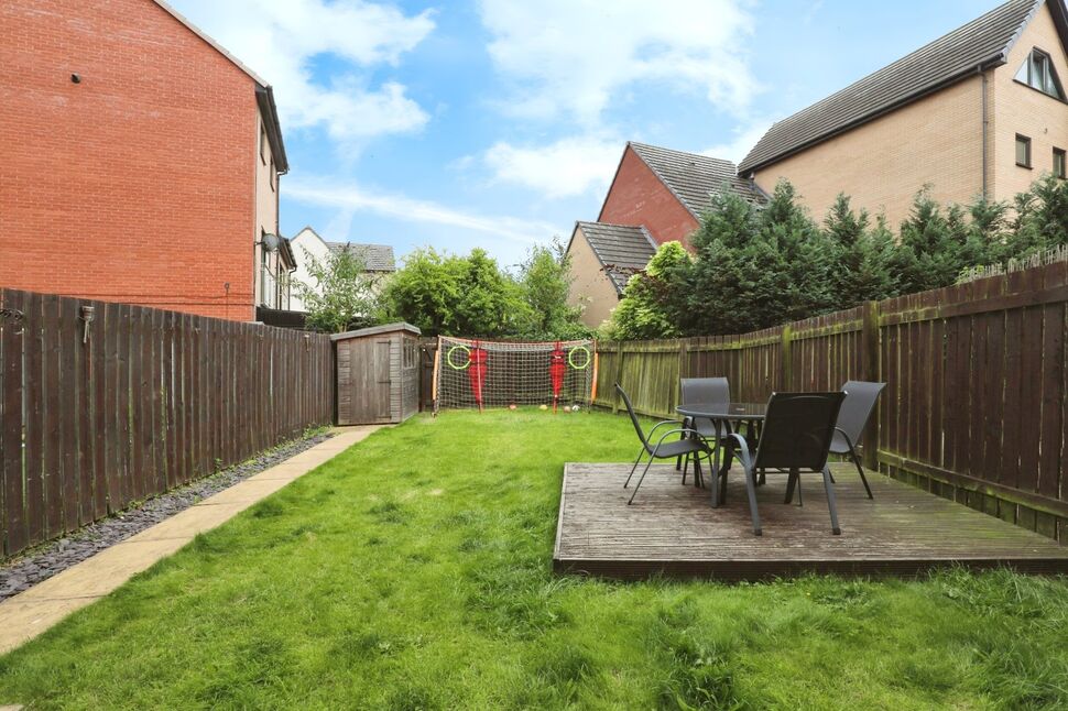 5 bedroom Mid Terrace House for sale, Ascot Drive, Laughton Common