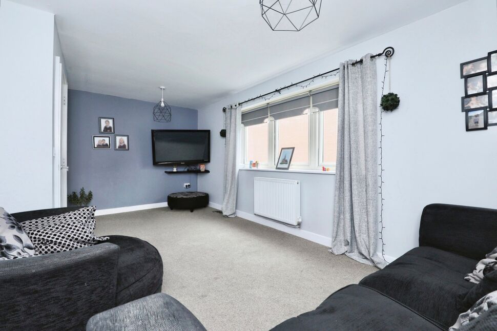 5 bedroom Mid Terrace House for sale, Ascot Drive, Laughton Common
