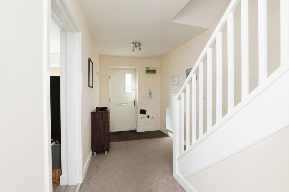 5 bedroom Mid Terrace House for sale, Ascot Drive, Laughton Common