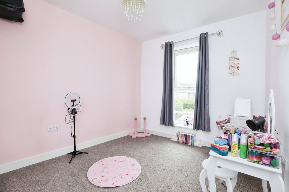 5 bedroom Mid Terrace House for sale, Ascot Drive, Laughton Common