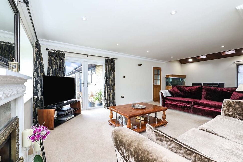 Lounge / Dining Room