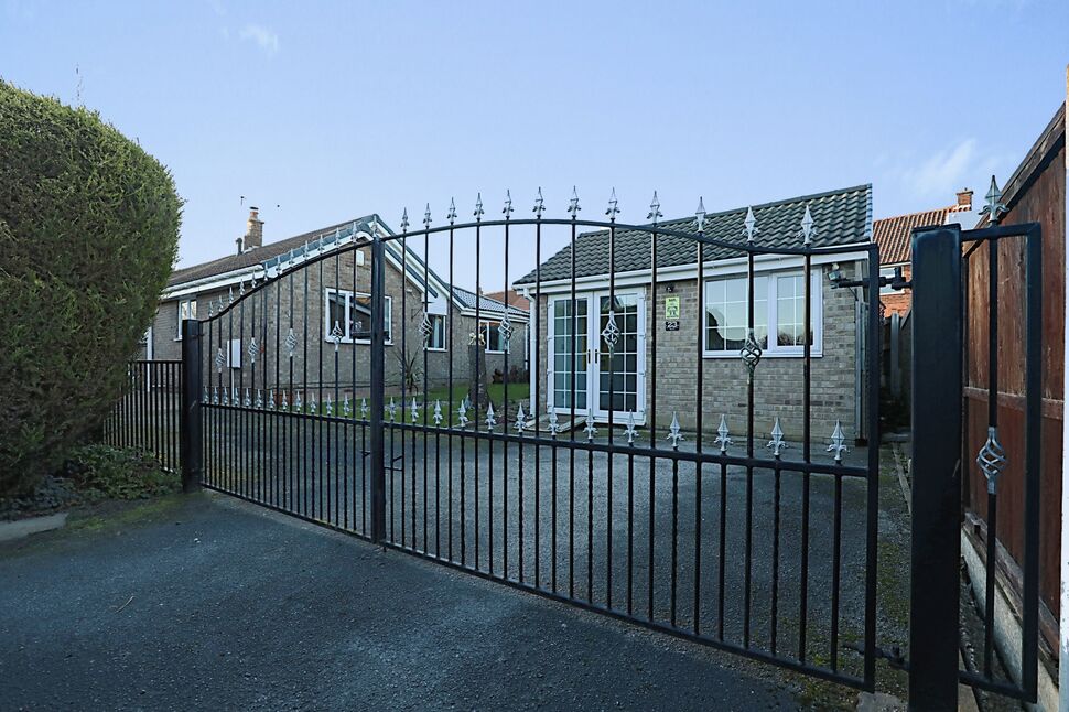 3 bedroom Detached Bungalow for sale, Rydal Road, Dinnington, S25 £