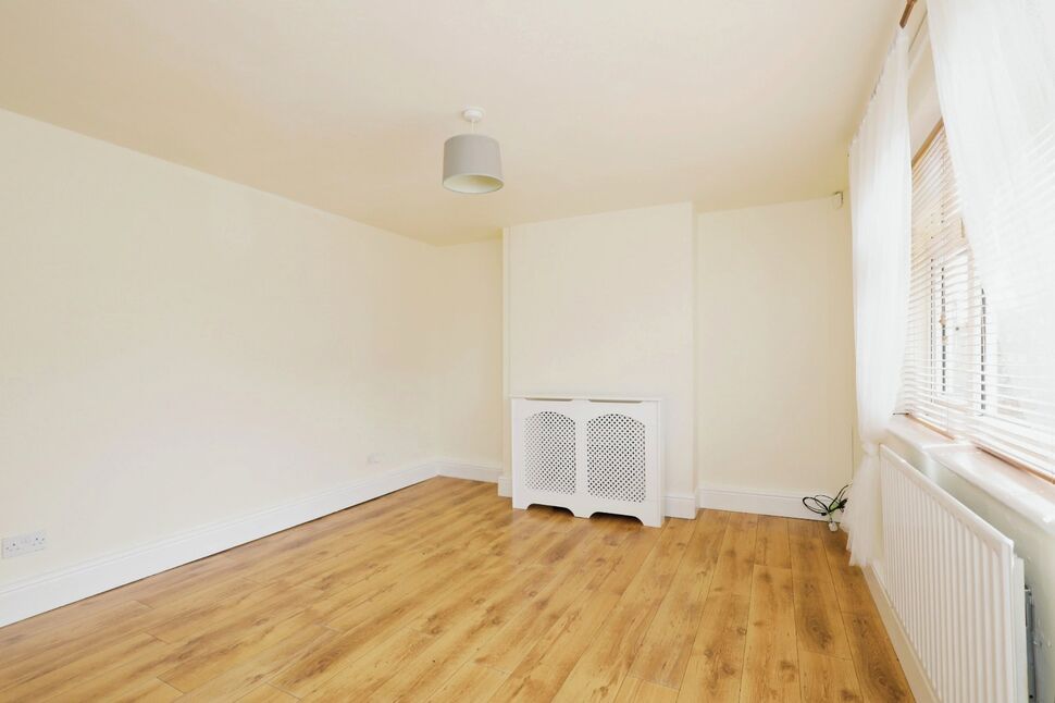 2 bedroom Semi Detached House for sale, Manor Road, Dinnington, S25 £