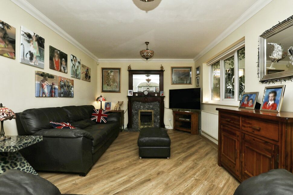 5 bedroom Detached House for sale, Pinfold Drive, CarltoninLindrick