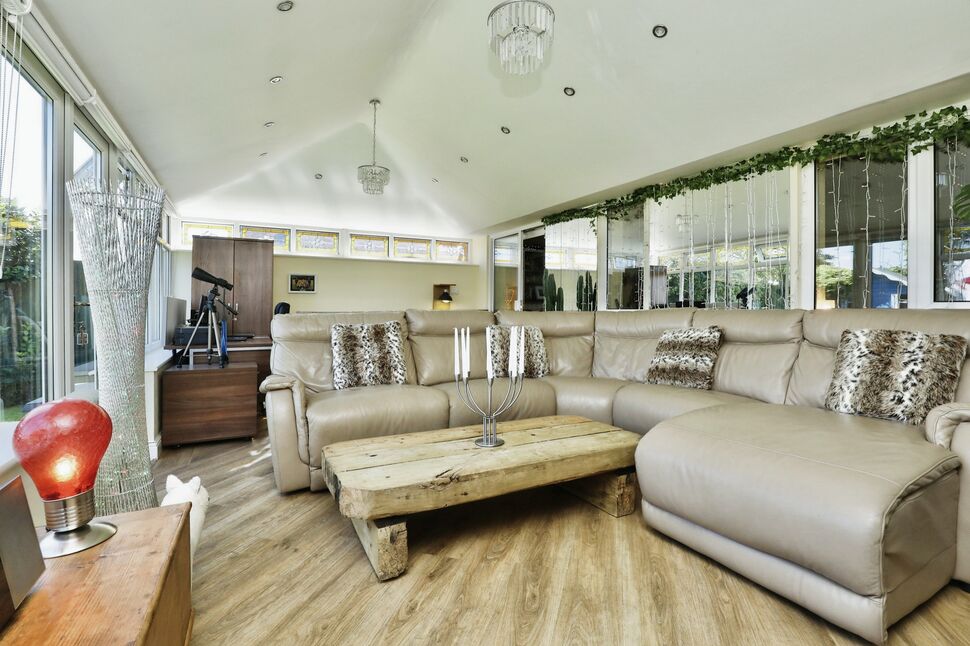 5 bedroom Detached House for sale, Pinfold Drive, CarltoninLindrick