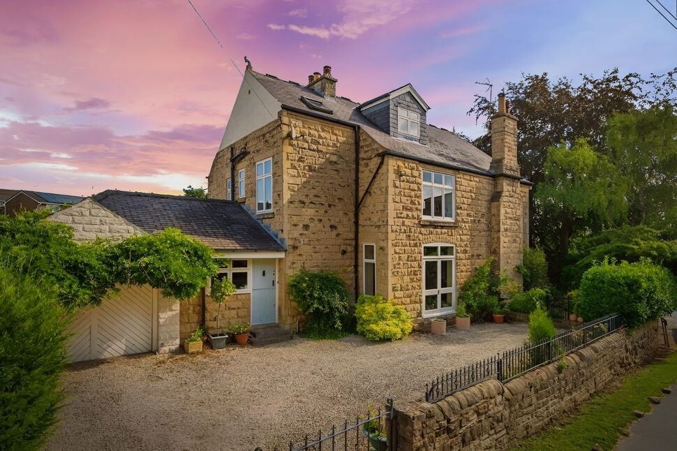 5 bedroom Detached House to rent, Crowgate, South Anston, S25 £2,000 pcm