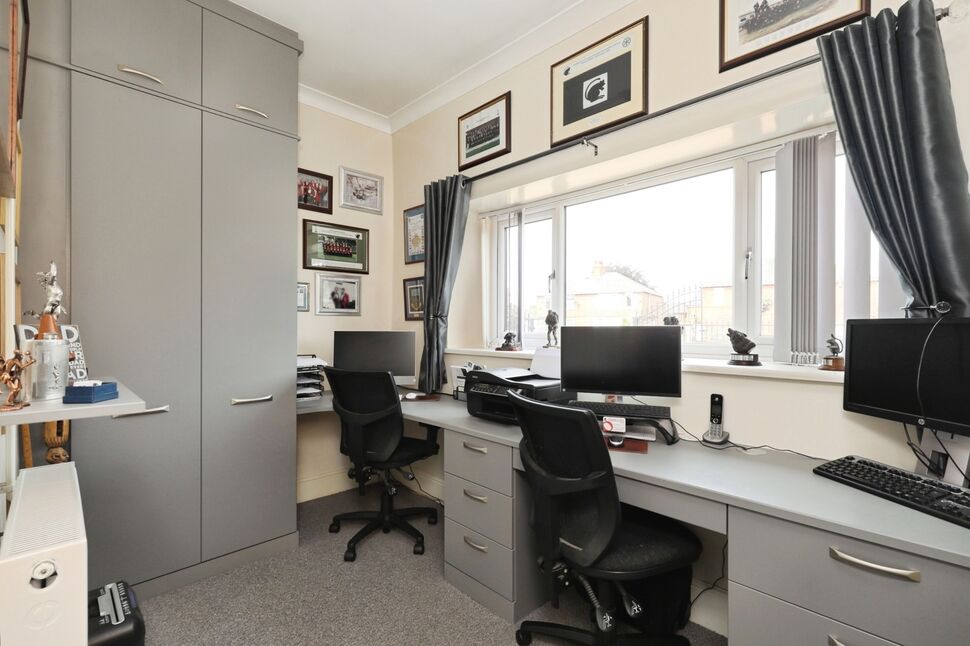 Office / Bedroom 4