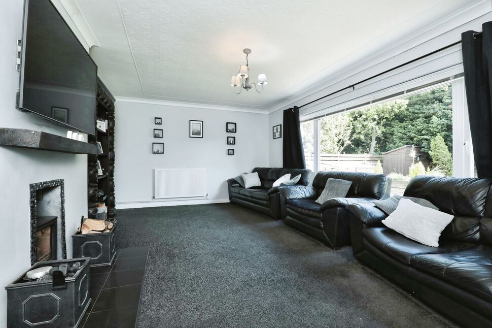 3 bedroom Detached Bungalow for sale, Ivanhoe Road, Thurcroft, S66 £