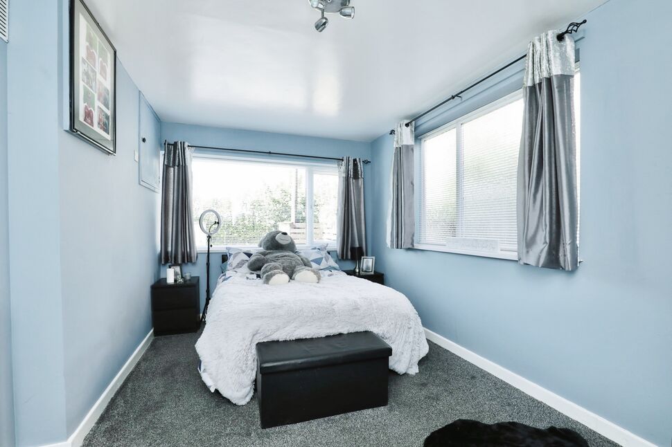 3 bedroom Detached Bungalow for sale, Ivanhoe Road, Thurcroft, S66 £