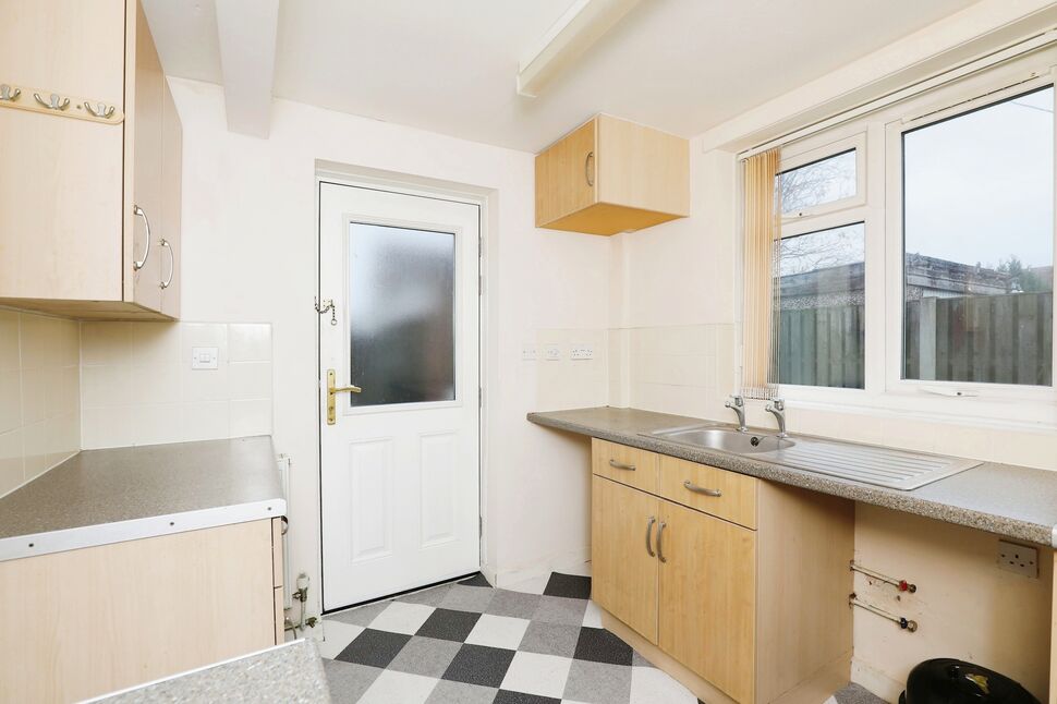 3 bedroom Semi Detached House for sale, Manor Road, Dinnington, S25 £