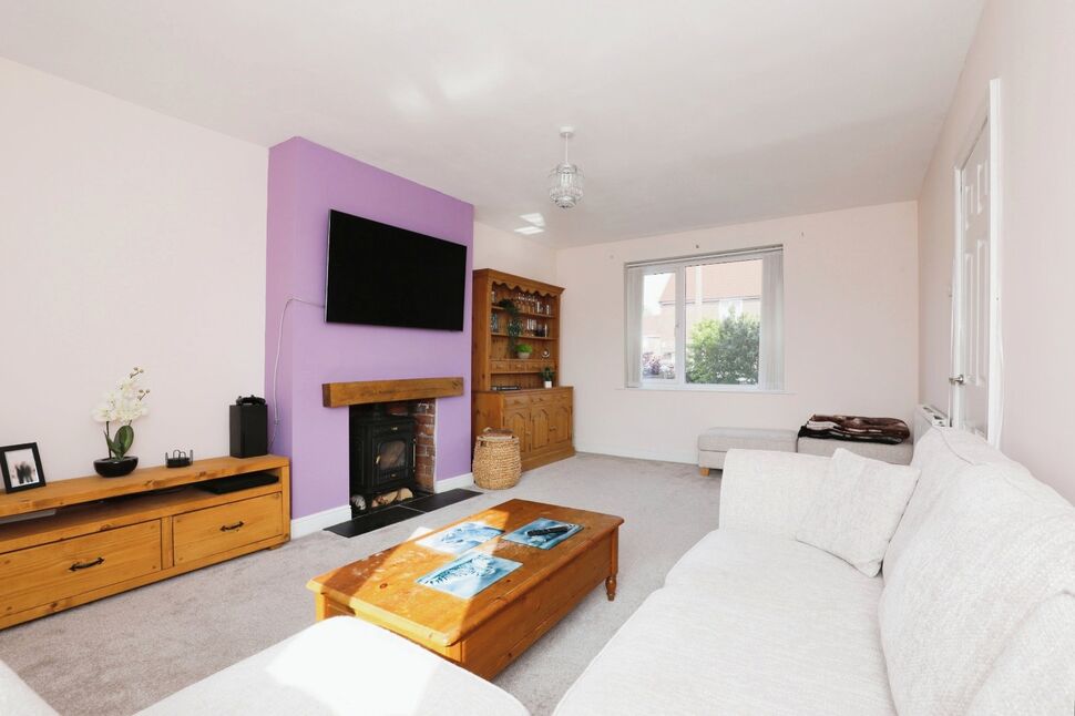 3 bedroom Semi Detached House for sale, Beech Grove, Dinnington, S25 £165,000