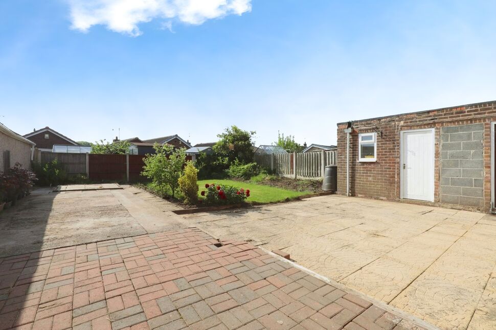3 bedroom Semi Detached House for sale, Beech Grove, Dinnington, S25