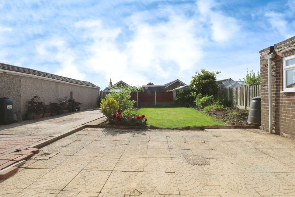 3 bedroom Semi Detached House for sale, Beech Grove, Dinnington, S25