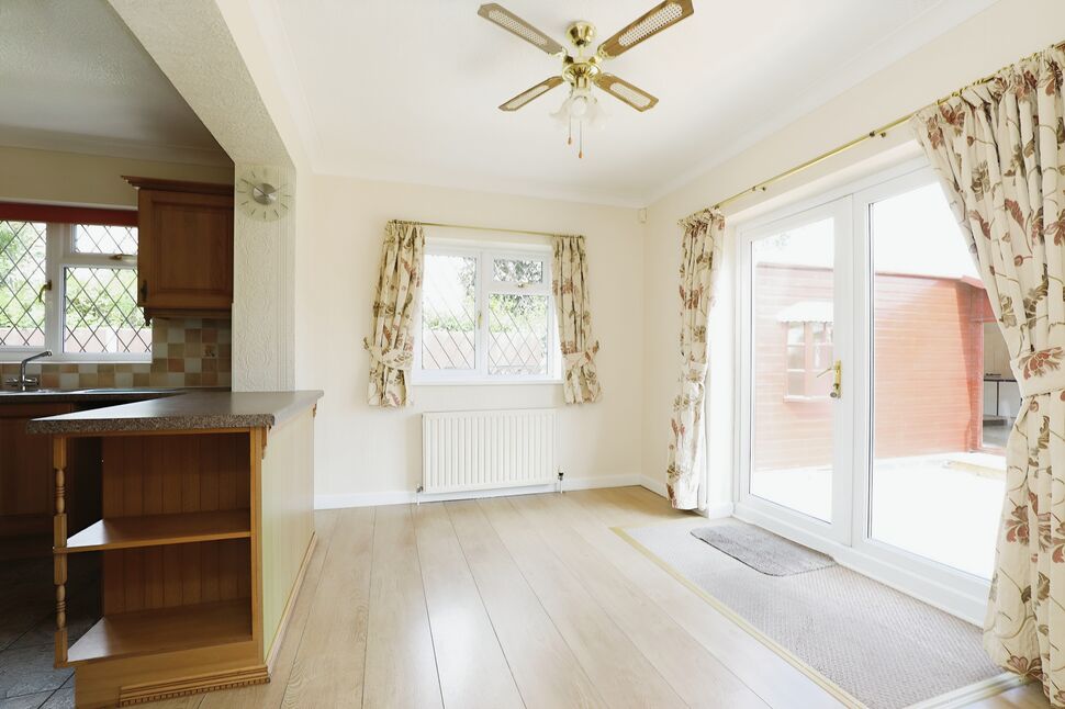 3 bedroom Detached Bungalow for sale, Church Street, Wales, S26 £450,000