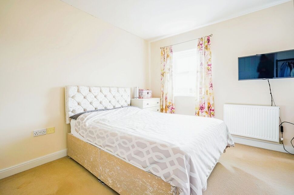 3 bedroom Mid Terrace House for sale, Ascot Drive, Dinnington, S25 £