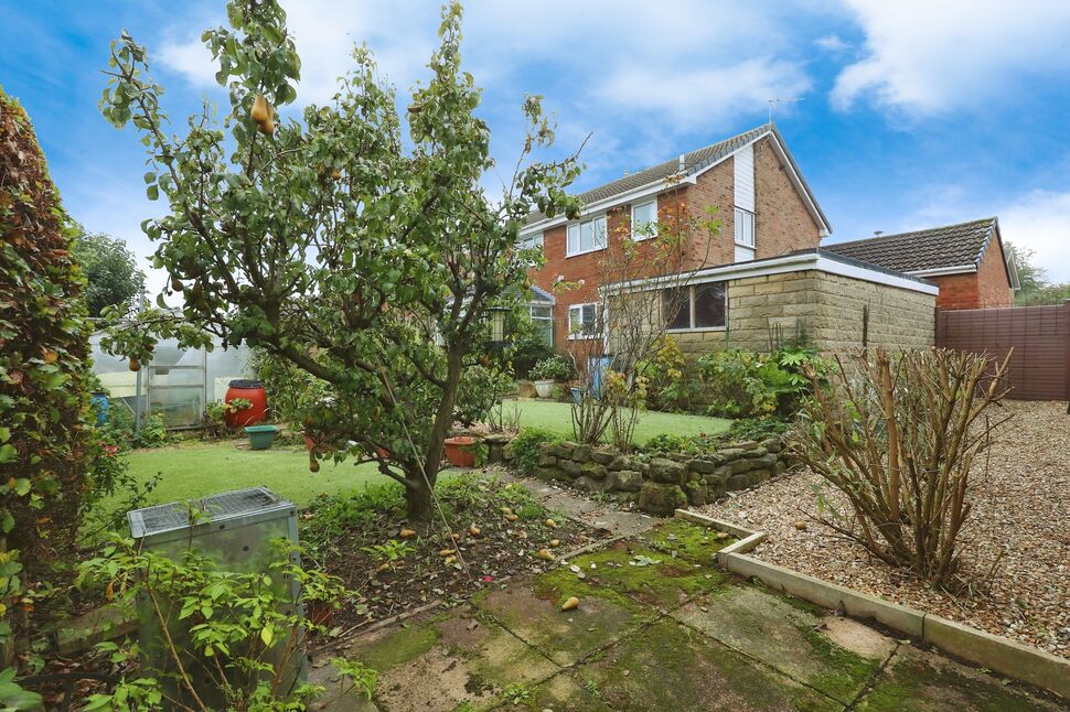 4 bedroom Semi Detached House for sale, Thirlmere Drive, North Anston