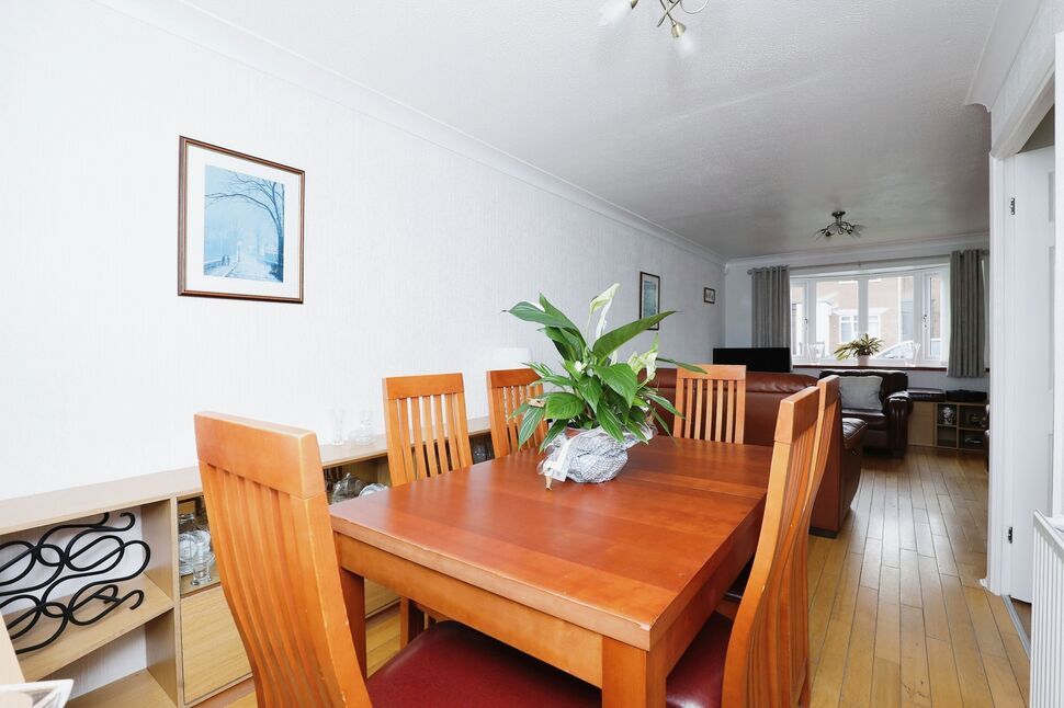 4 bedroom Semi Detached House for sale, Thirlmere Drive, North Anston