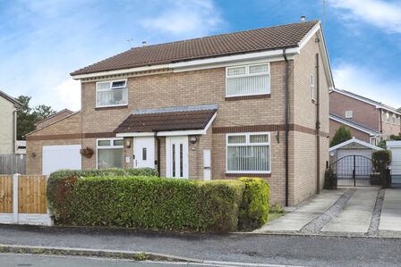 Hunters Drive, 3 bedroom Semi Detached House for sale, £180,000