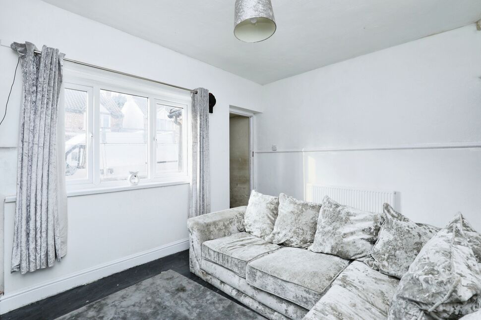 3 bedroom End Terrace House for sale, Scarsdale Street, Dinnington, S25