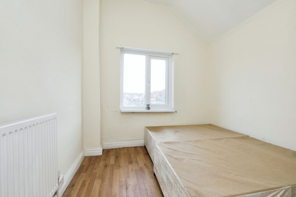 3 bedroom End Terrace House for sale, Scarsdale Street, Dinnington, S25 £70,000