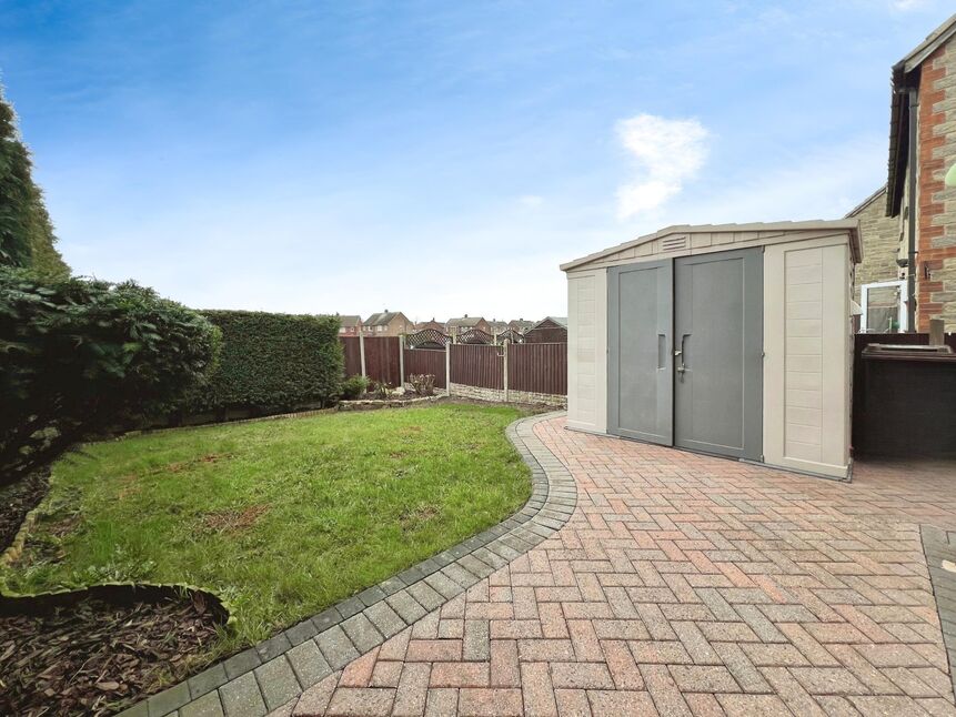 2 bedroom Semi Detached House to rent, Hunters Drive, Dinnington, S25