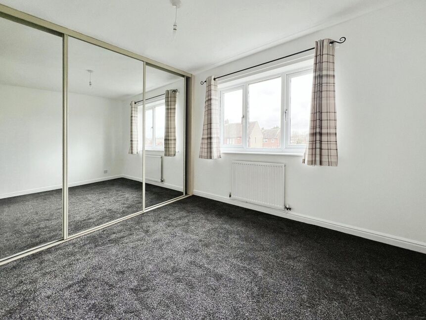 2 bedroom Semi Detached House to rent, Hunters Drive, Dinnington, S25