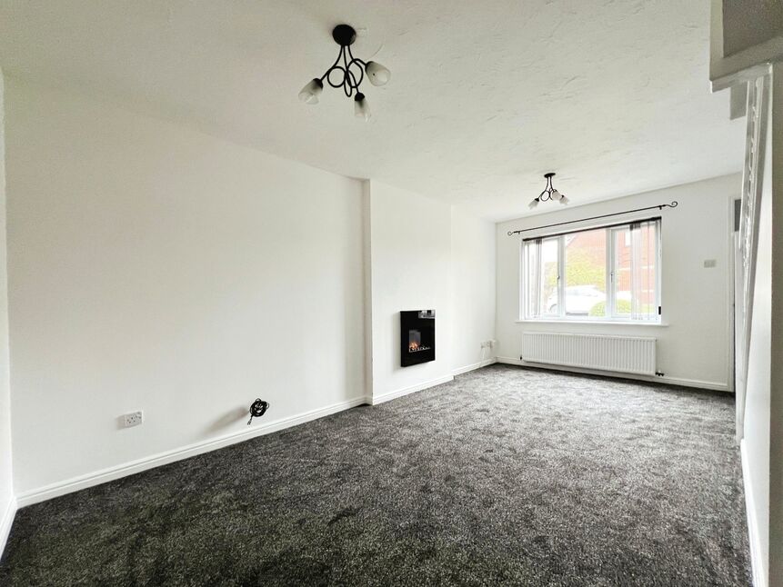 2 bedroom Semi Detached House to rent, Hunters Drive, Dinnington, S25