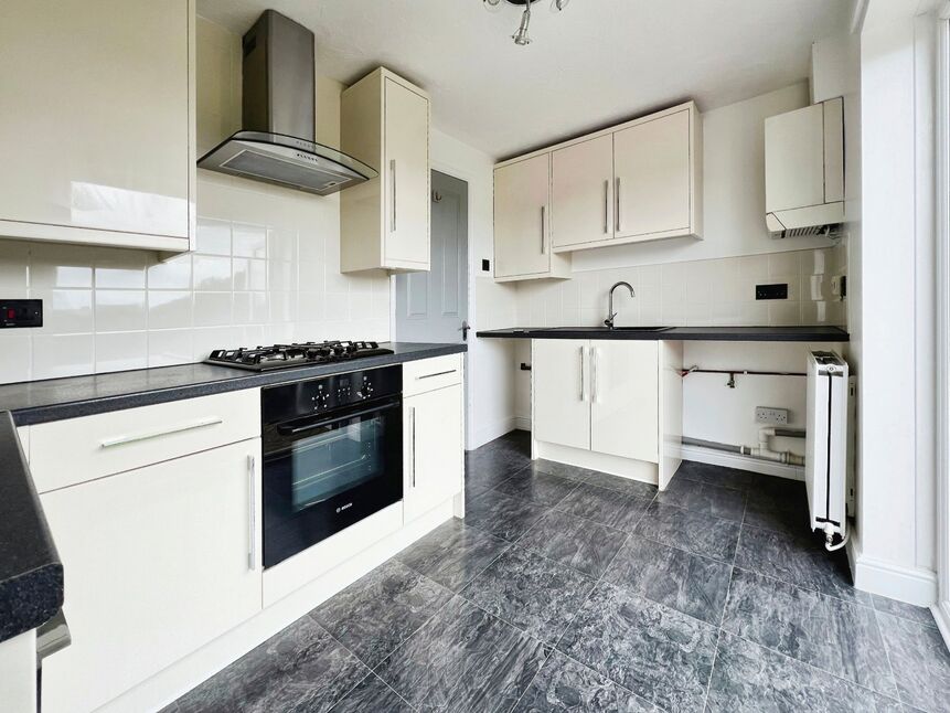 2 bedroom Semi Detached House to rent, Hunters Drive, Dinnington, S25