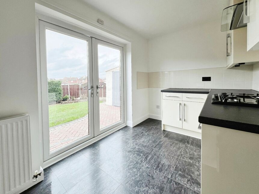 2 bedroom Semi Detached House to rent, Hunters Drive, Dinnington, S25