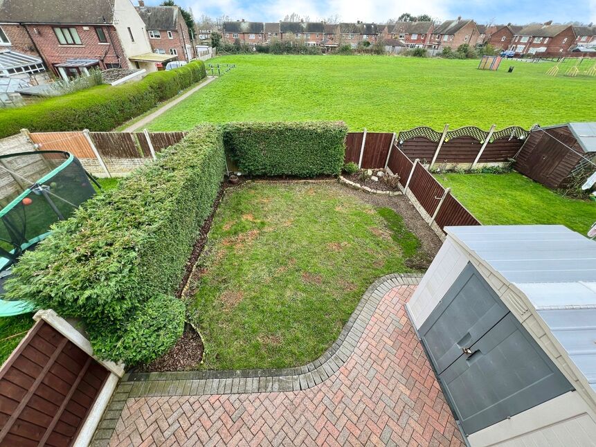 2 bedroom Semi Detached House to rent, Hunters Drive, Dinnington, S25