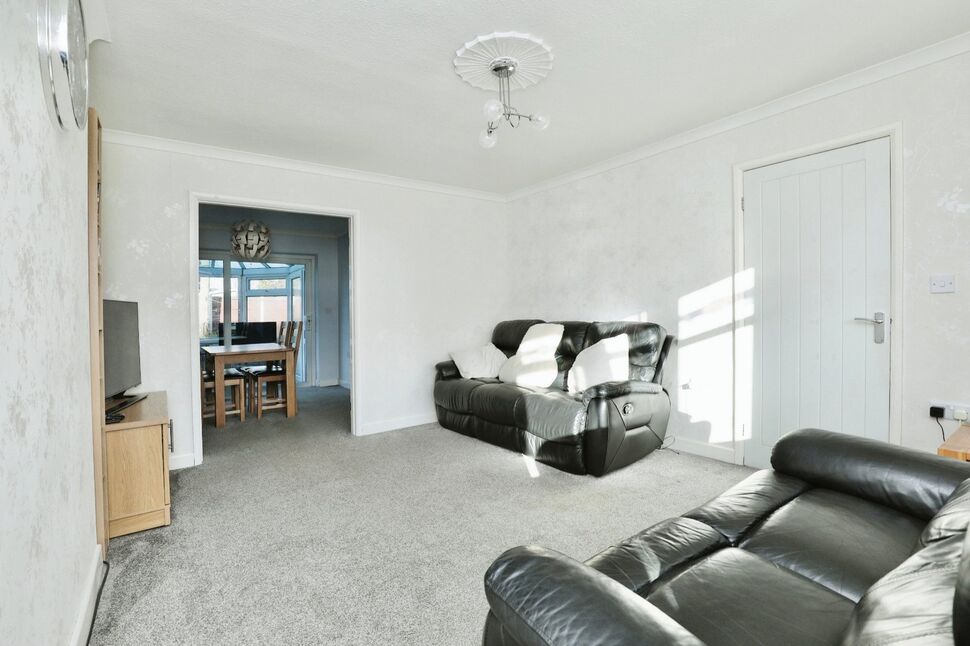 3 bedroom Semi Detached House for sale, Falcon Way, Dinnington, S25 £