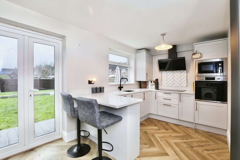 3 bedroom Semi Detached House for sale, Devonshire Drive, North Anston, S25 £200,000