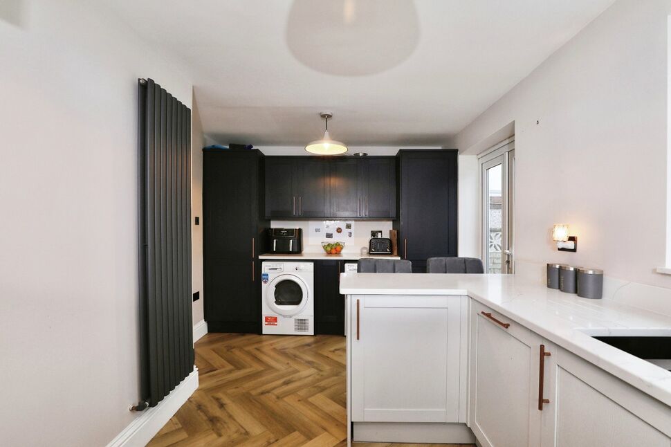 3 bedroom Semi Detached House for sale, Devonshire Drive, North Anston, S25 £200,000